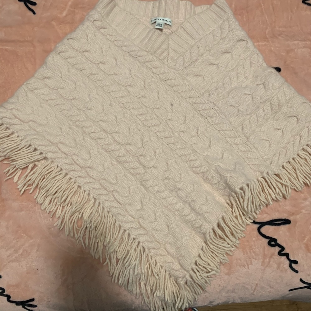 Banana Republic beige pancho